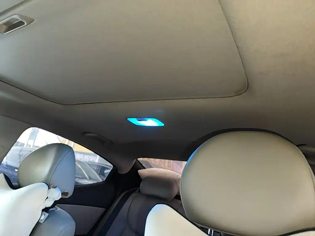 Hyundai Elantra Langdong 2016 — фото 18