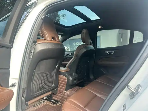Volvo S60 2021