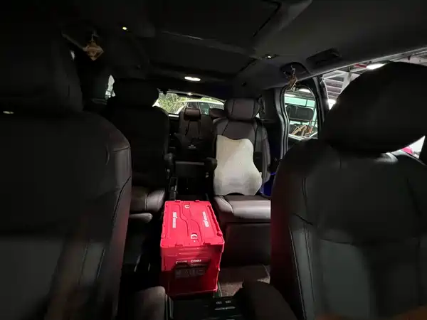 Toyota Granvia 2023