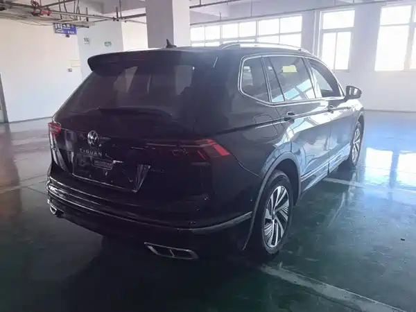 Volkswagen Tiguan L Plug-In Hybrid 2023