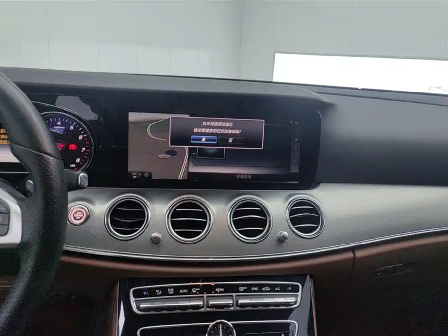 Mercedes-Benz E-Class 2017 — фото 13