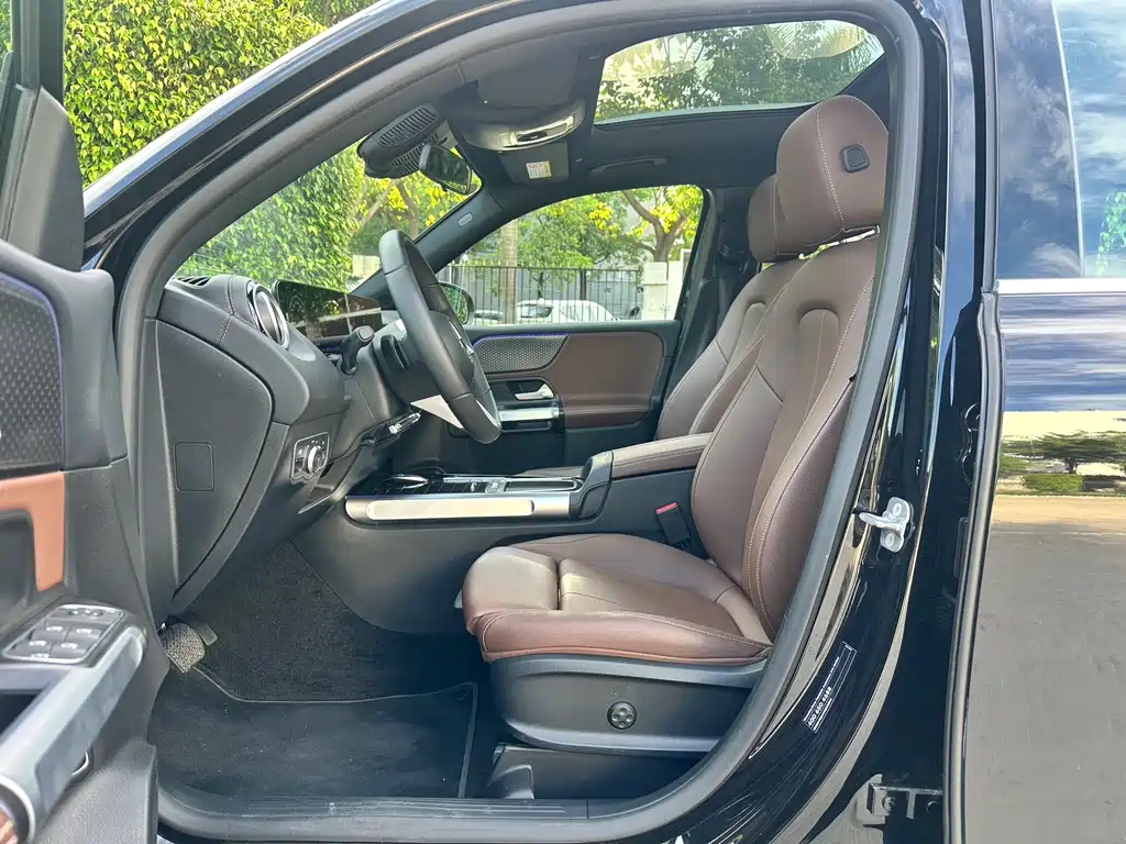 Mercedes-Benz GLB 2025