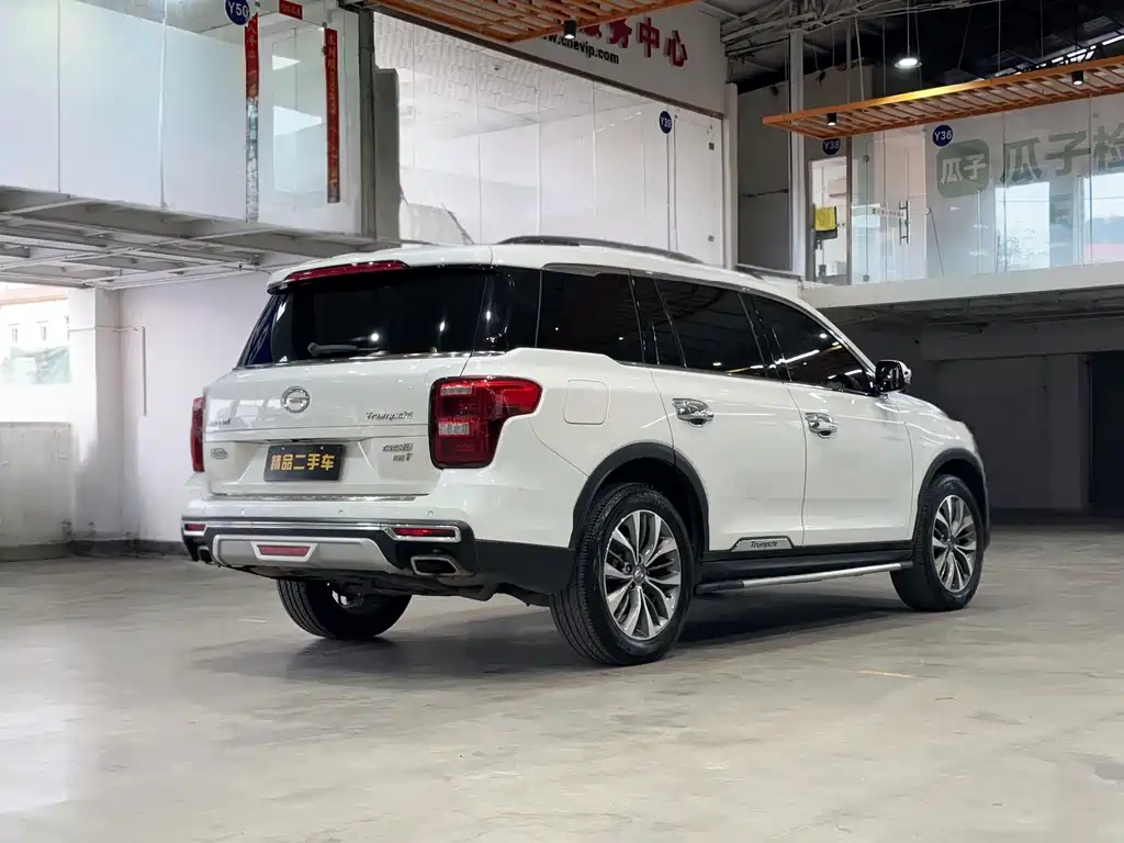 GAC Motor Trumpchi GS8 2017 — фото 10