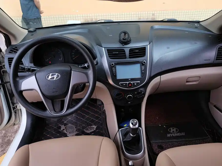 Hyundai Accent 2016 — фото 12