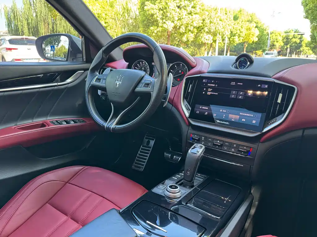 Maserati Ghibli 2023 — фото 14