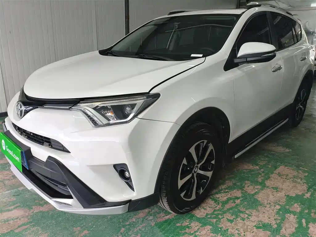 Toyota RAV4 2019 — фото 1