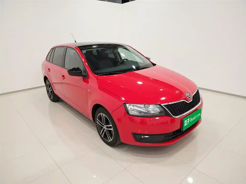 Skoda Rapid Spaceback 2014 — фото 4