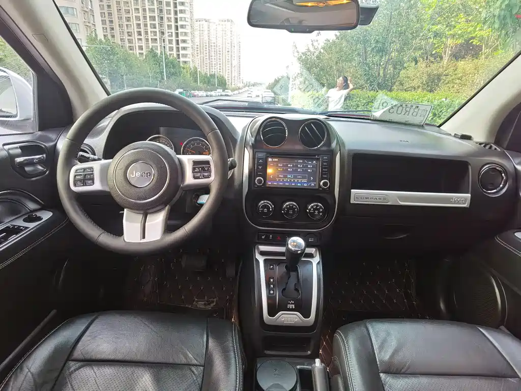 Jeep Compass 2015 — фото 6