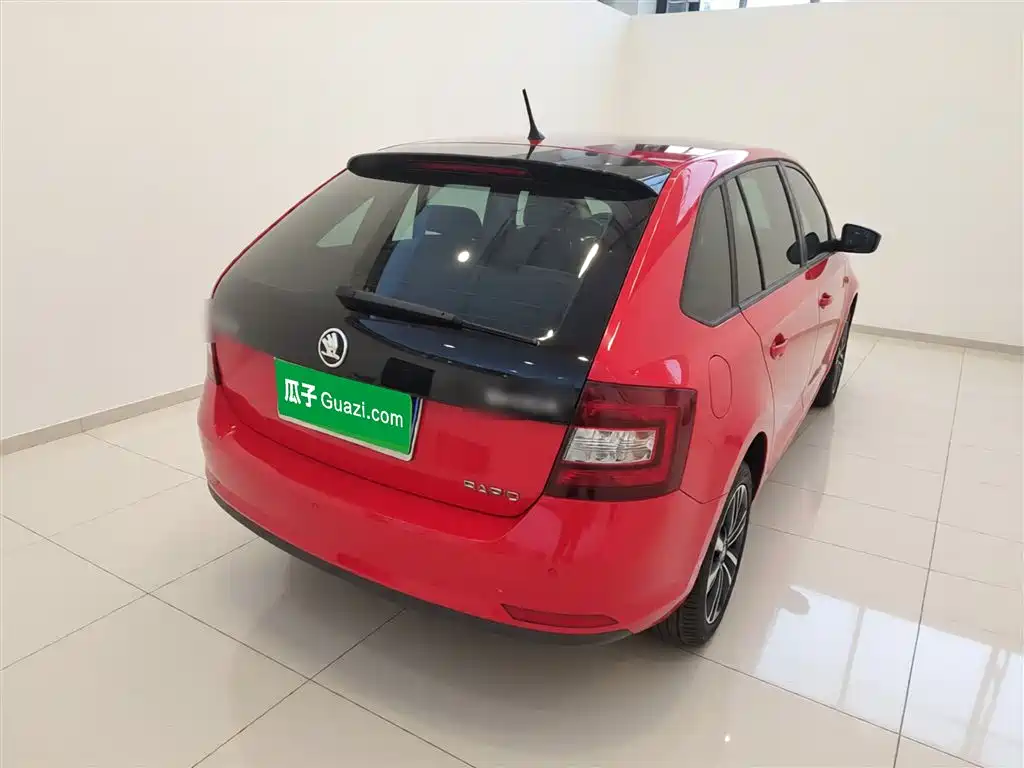 Skoda Rapid Spaceback 2014 — фото 7