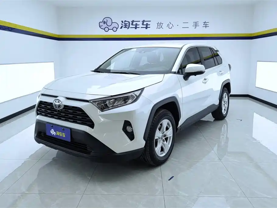Toyota RAV4 2021 — фото 1