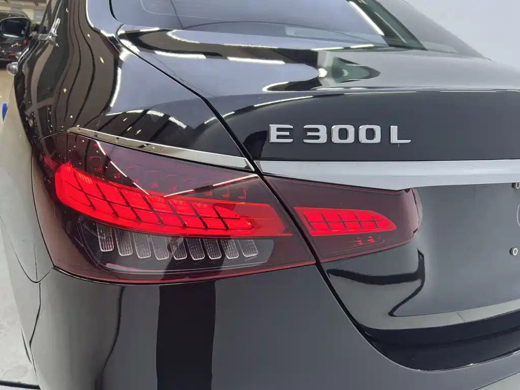 Mercedes-Benz E-Class 2022 — фото 4