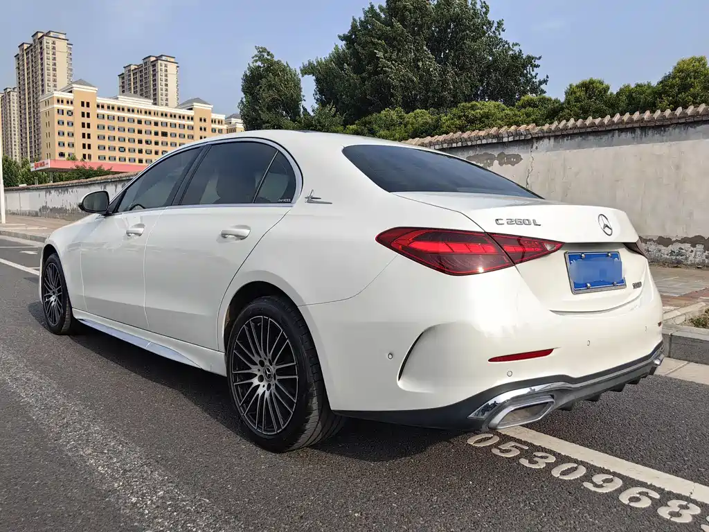 Mercedes-Benz C-Class 2024