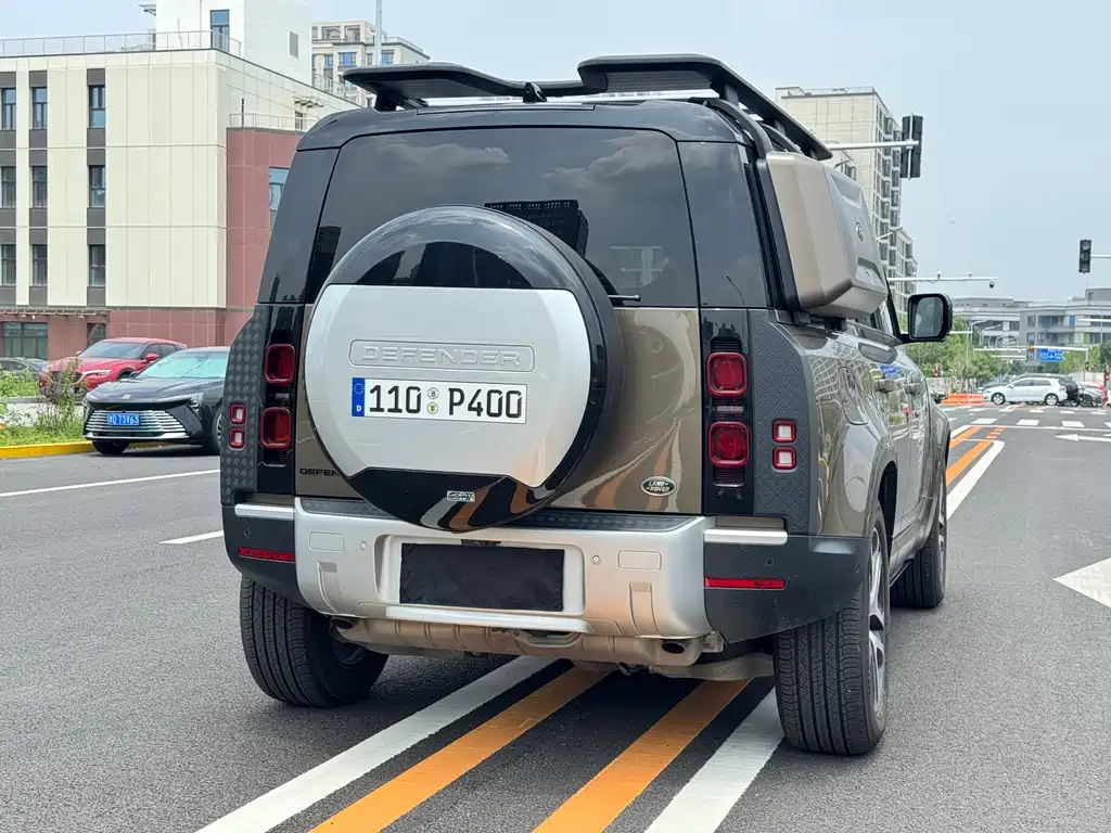 Land Rover Defender 2022