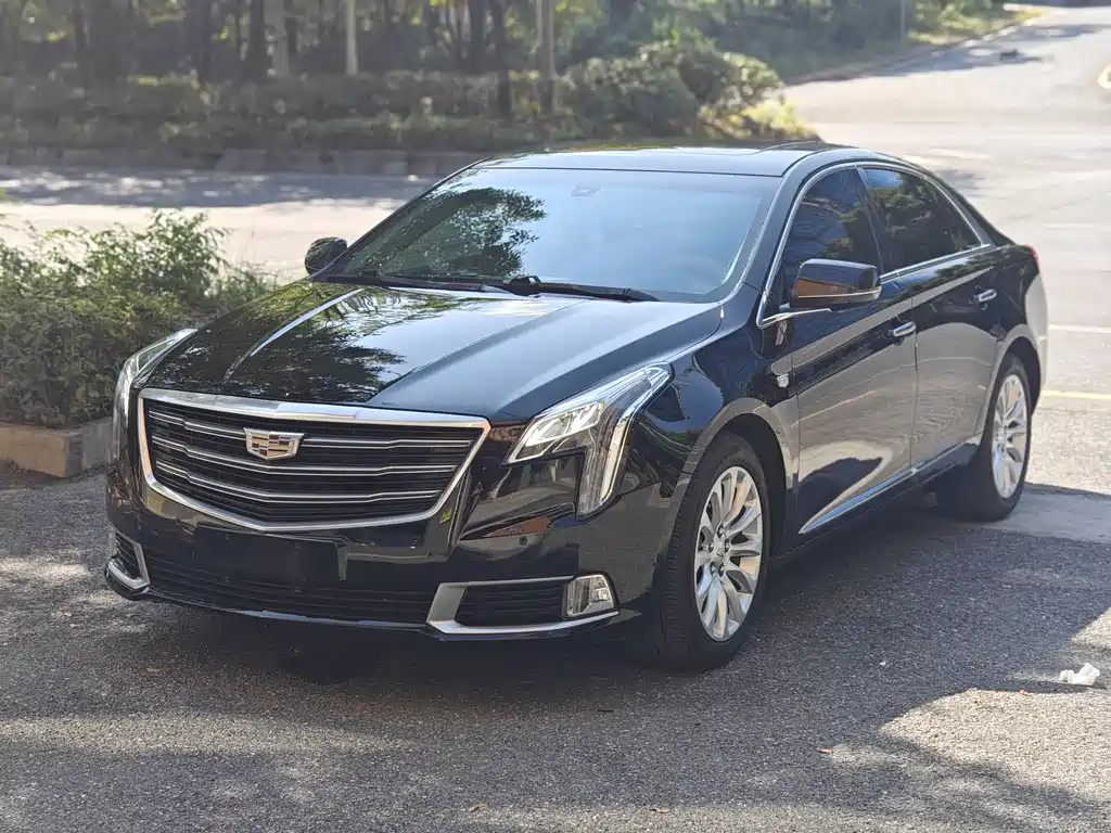Cadillac XTS 2017 — фото 1