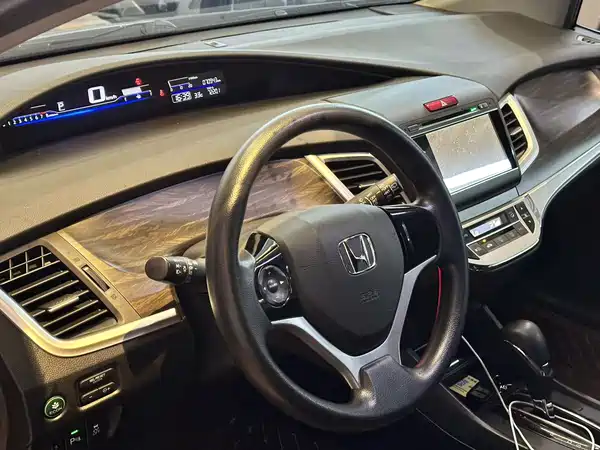 Honda Jade 2017