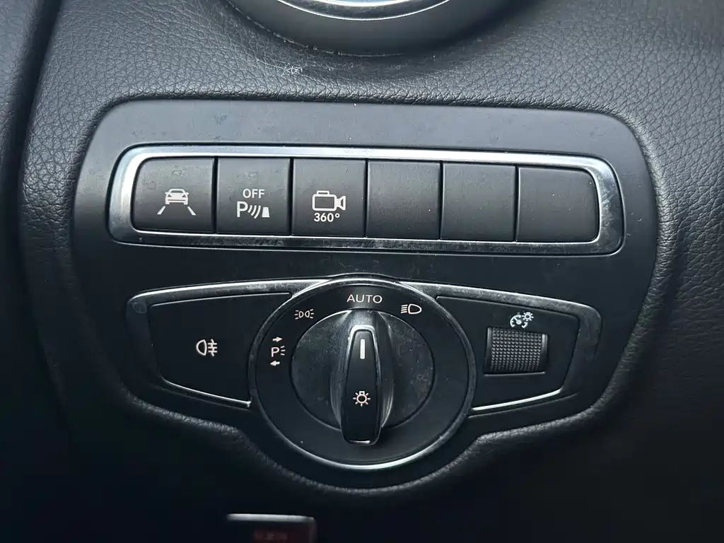 Mercedes-Benz GLC 2017 — фото 17