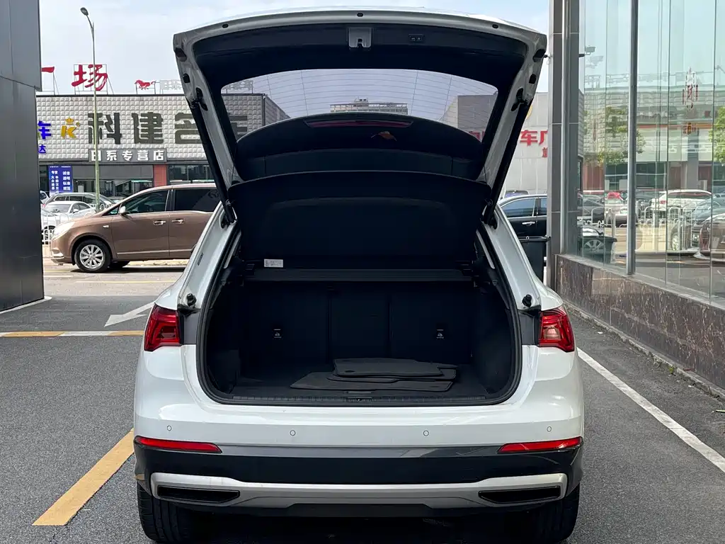 Audi Q3 2023 — фото 14