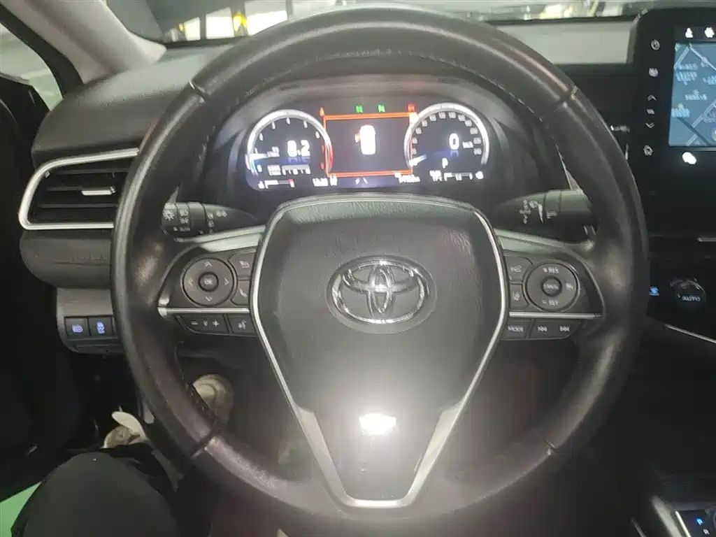 Toyota Camry 2022 — фото 11