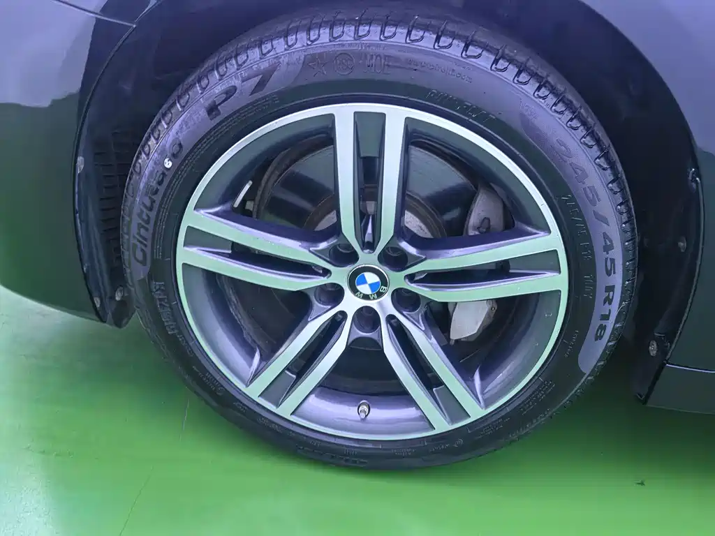 BMW 5 Series 2021 — фото 16