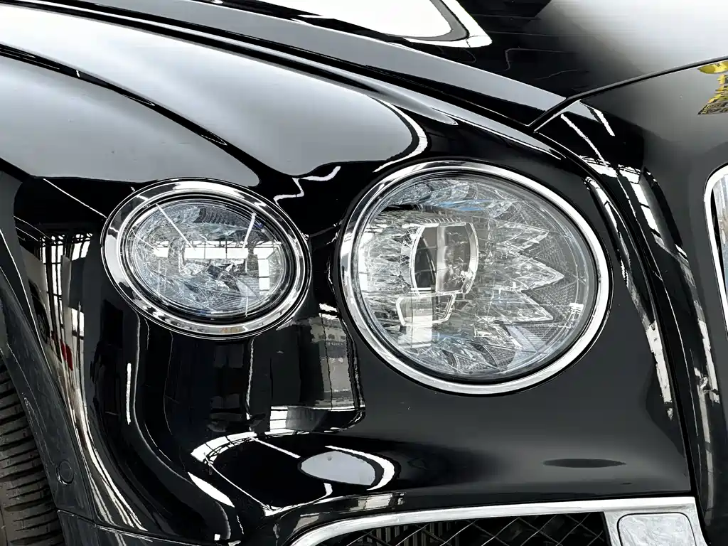 Bentley Flying Spur 2020 — фото 9