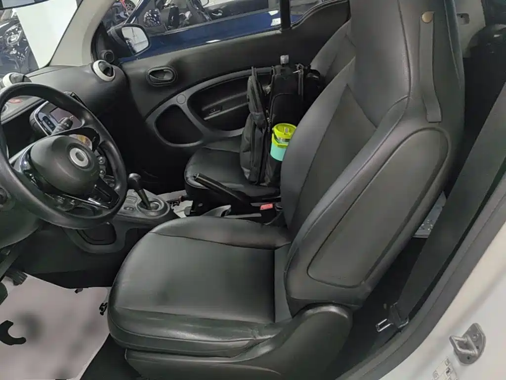 smart fortwo 2016 — фото 17