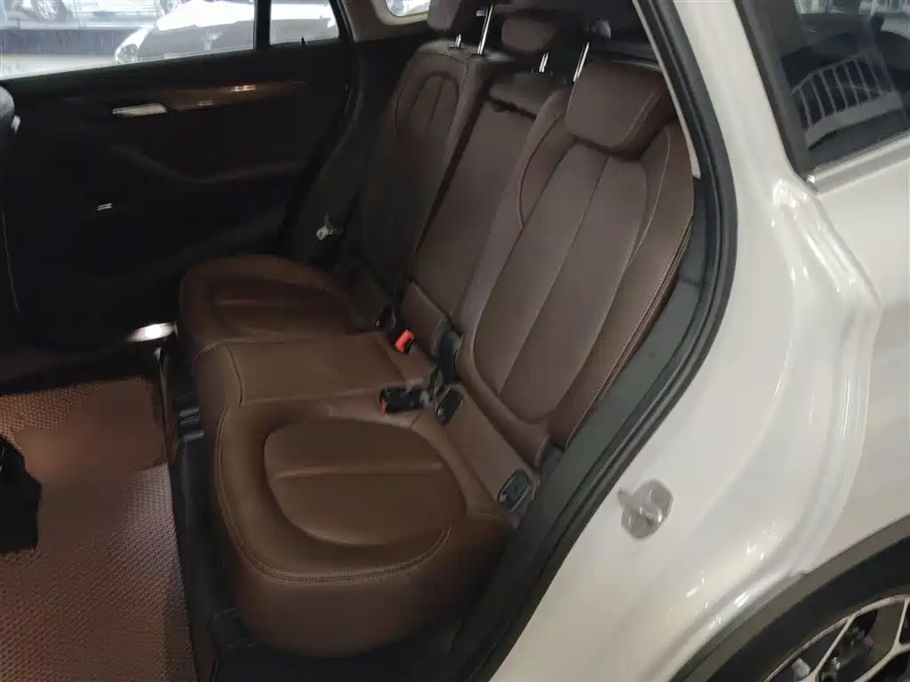 BMW X1 2018 — фото 13