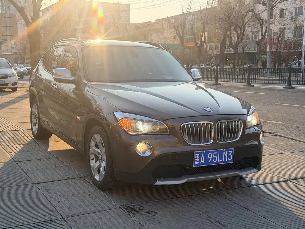 BMW X1 2012 — фото 1