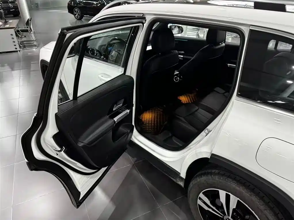Mercedes-Benz GLB 2024 — фото 13