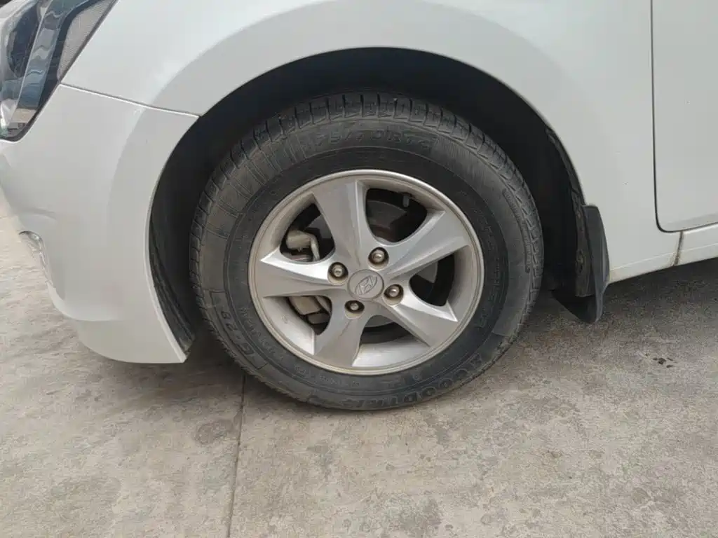 Hyundai Verna 2016 — фото 23