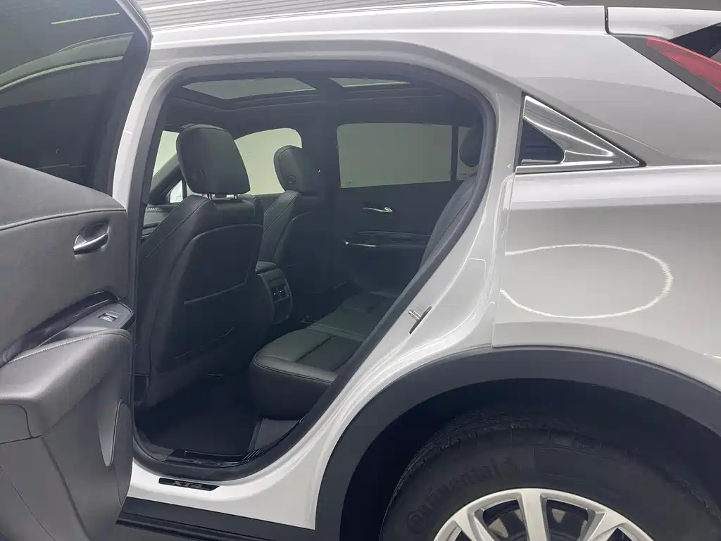 Cadillac XT4 2022 — фото 17