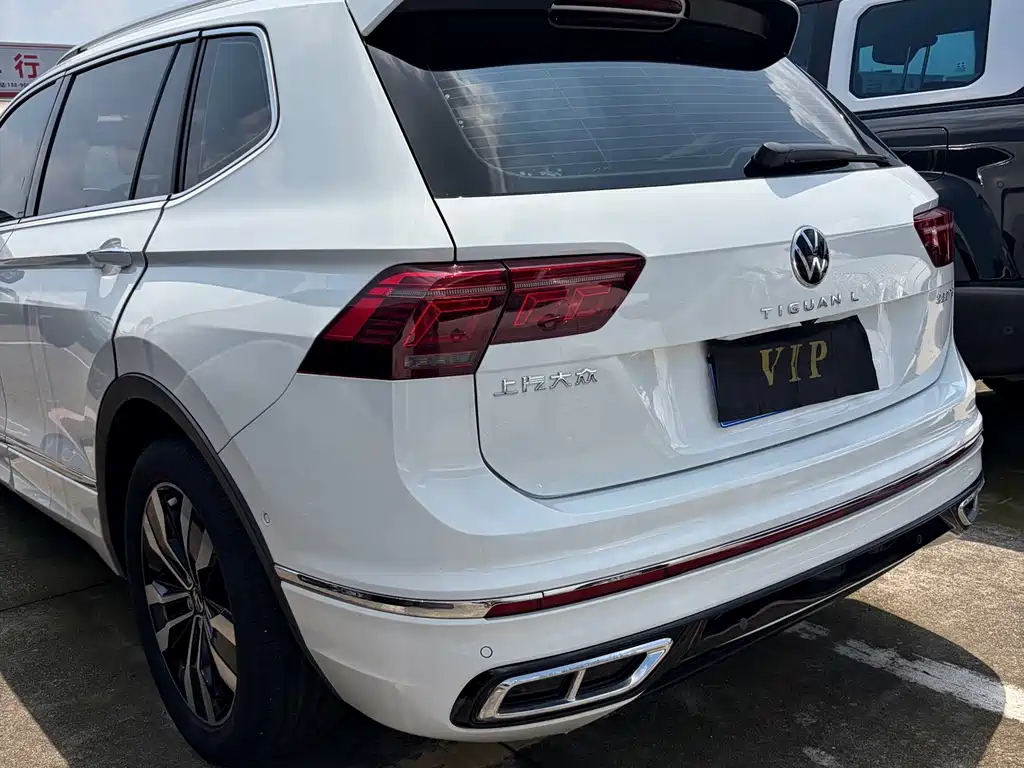Volkswagen Tiguan L 2023 — фото 9