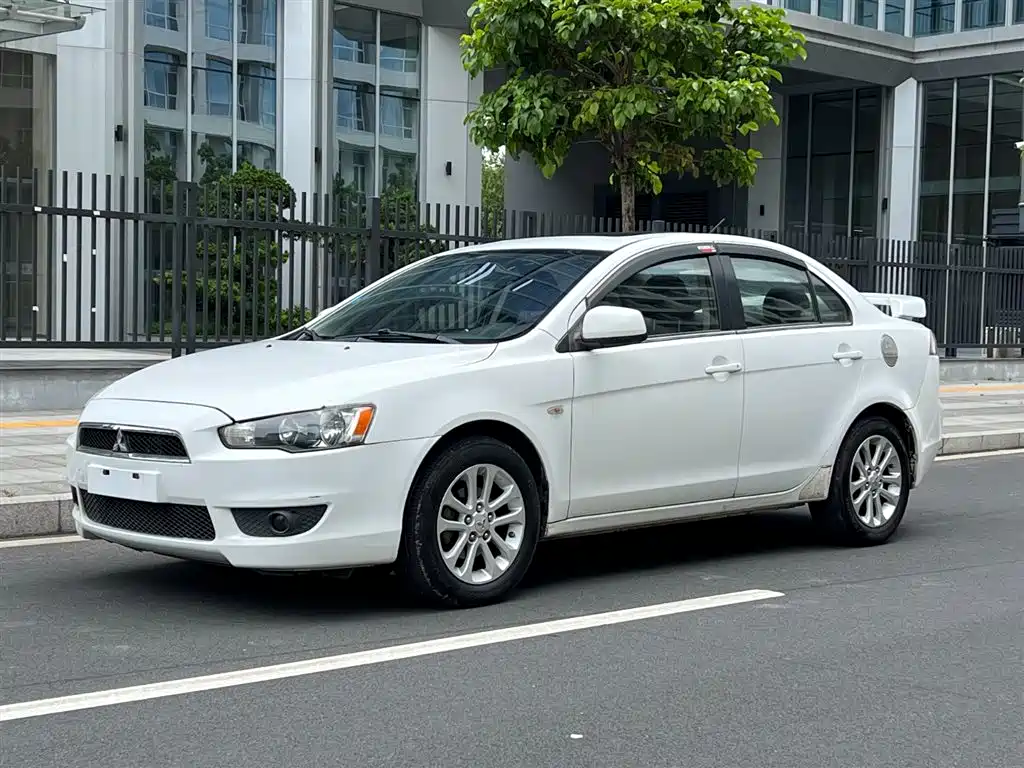 Mitsubishi Lancer EX 2012