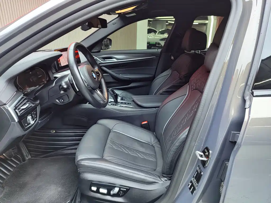 BMW 5 Series 2021
