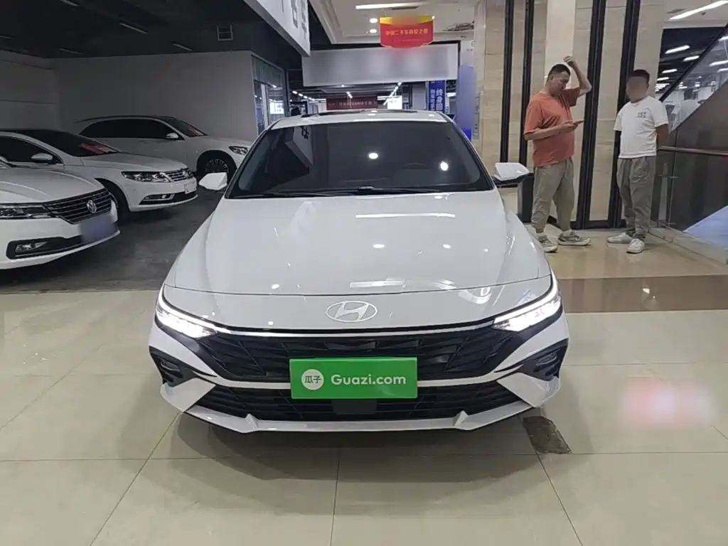 Hyundai Elantra 2025