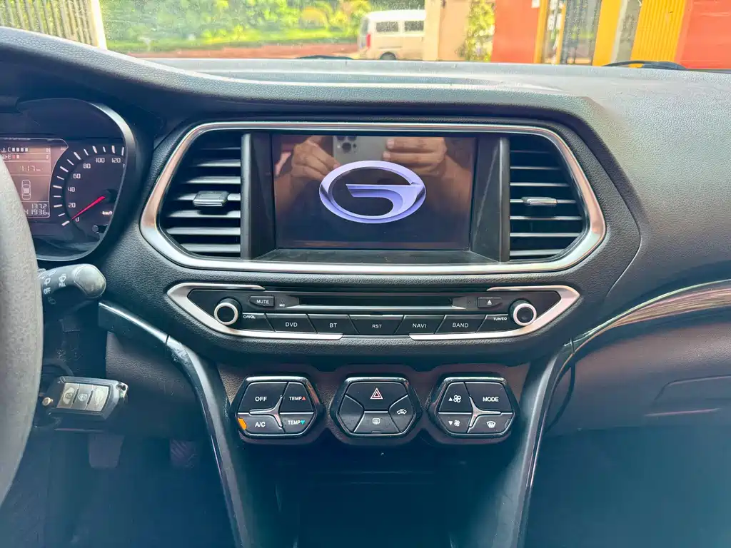 GAC Trumpchi GS4 2017 — фото 15