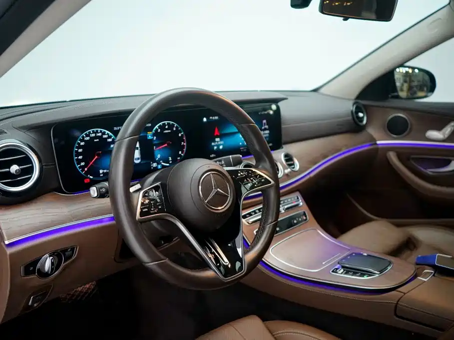 Mercedes-Benz E-Class 2023 — фото 15