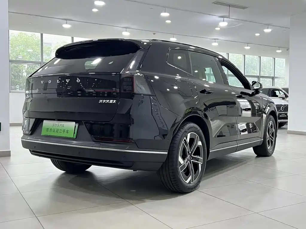 Volvo XC70 Plug-In Hybrid 2026 — фото 6