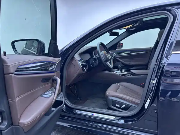 BMW 5 Series 2023