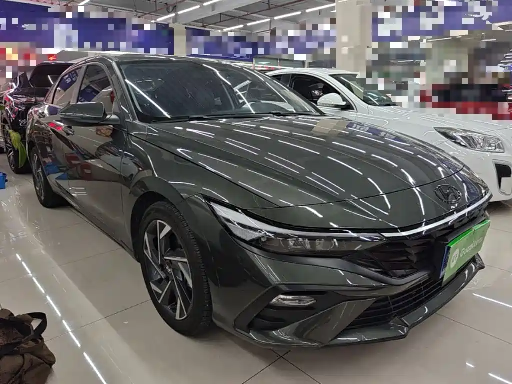 Hyundai Elantra 2025 — фото 4