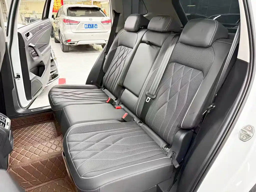 Volkswagen Tiguan L 2024 — фото 13
