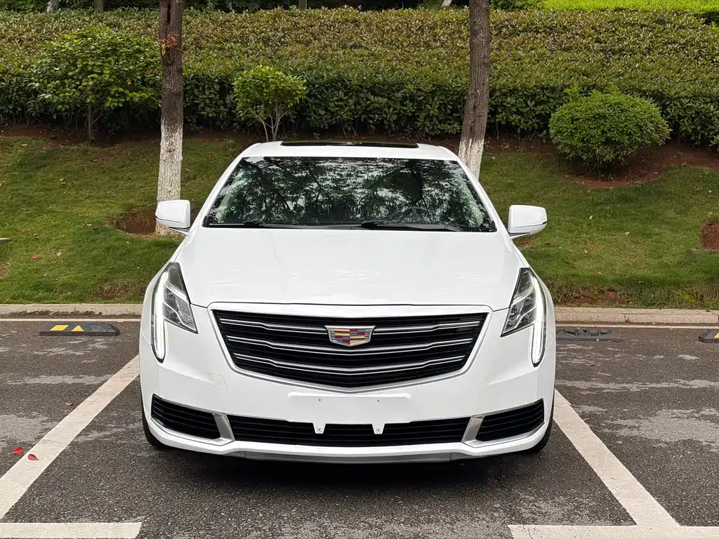 Cadillac XTS 2018 — фото 2