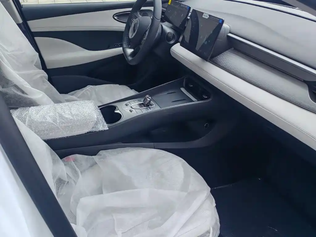BYD Seal 05 DM-i 2025 — фото 17
