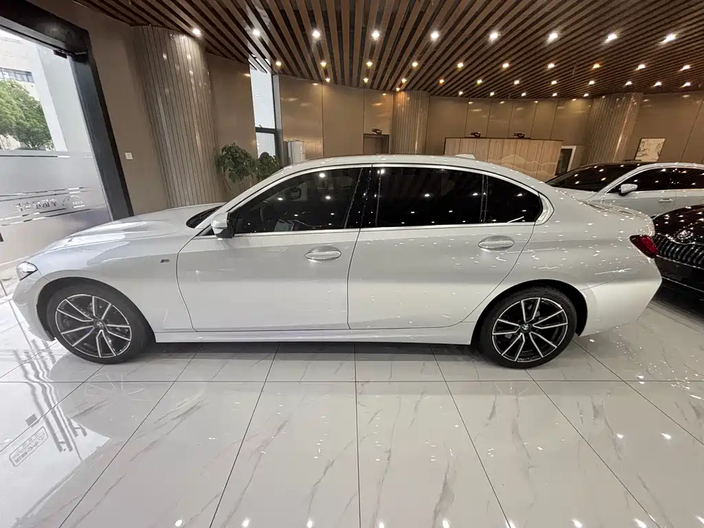 BMW 3 Series 2023