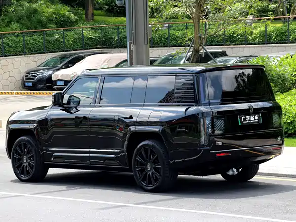 Yangwang U8 L 2026