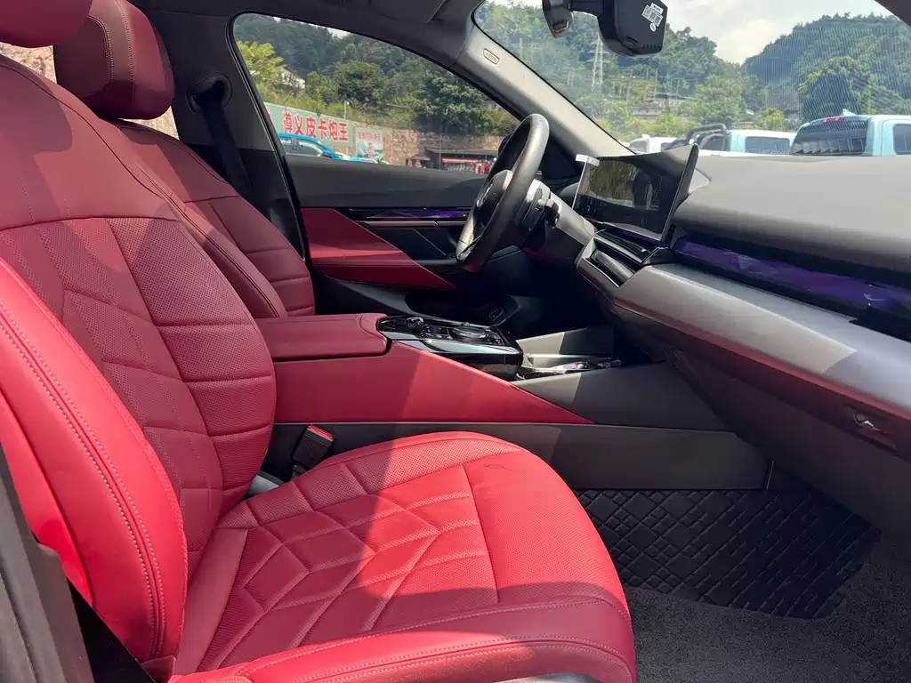 BMW 5 Series 2025
