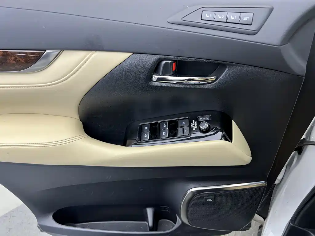 Toyota Alphard 2021