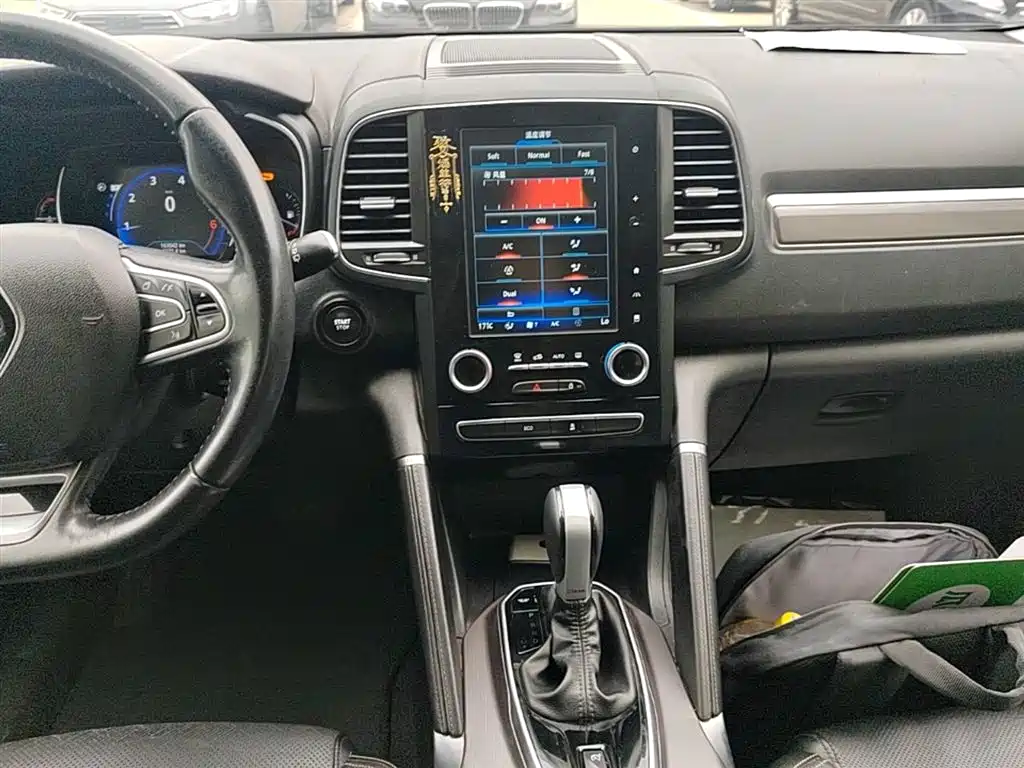 Renault Koleos 2017 — фото 13