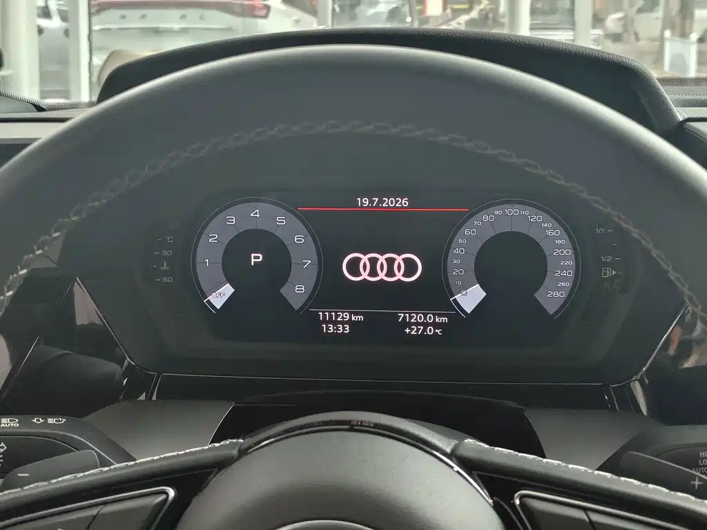 Audi A3 2023 — фото 10