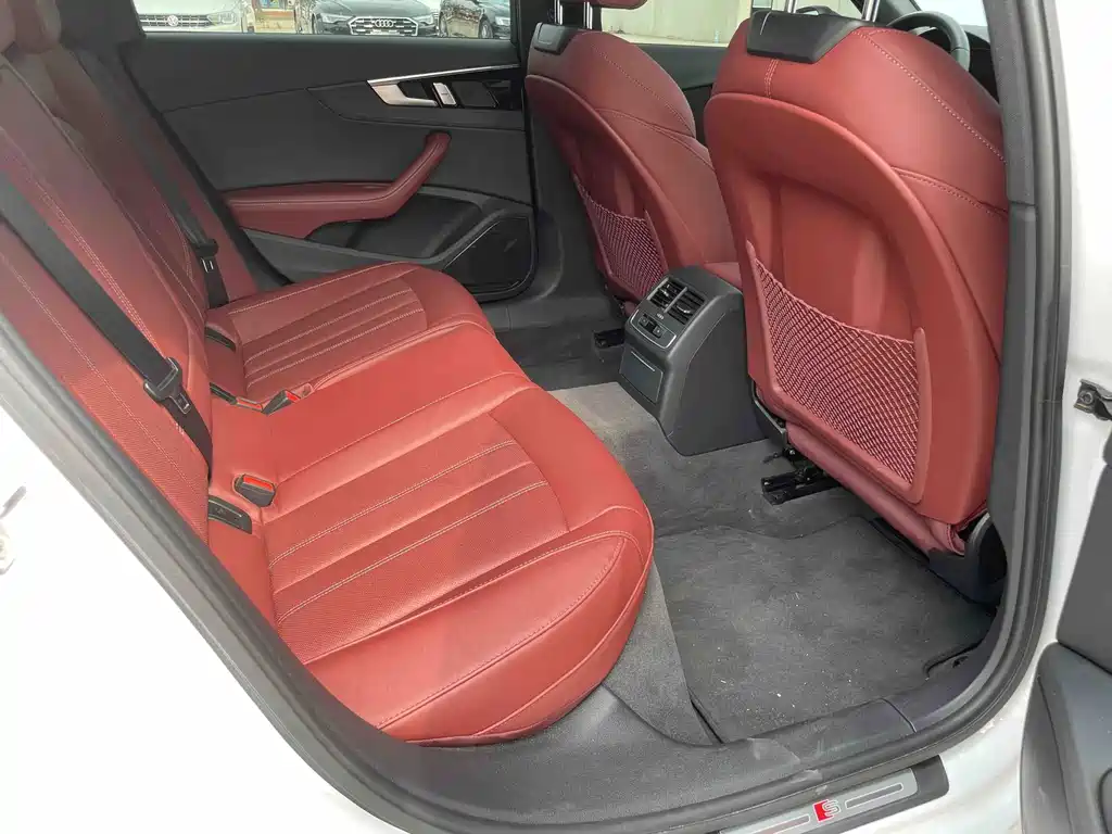 Audi A4L 2023
