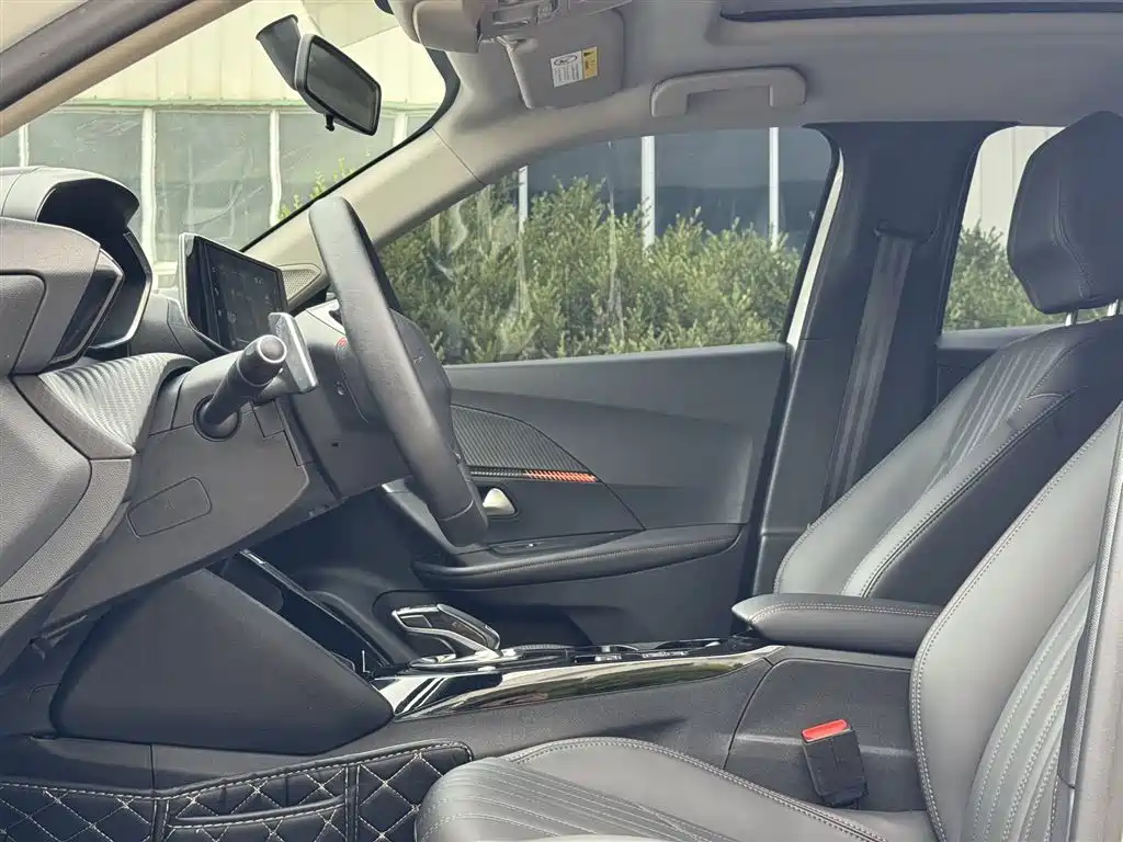Peugeot 2008 2023